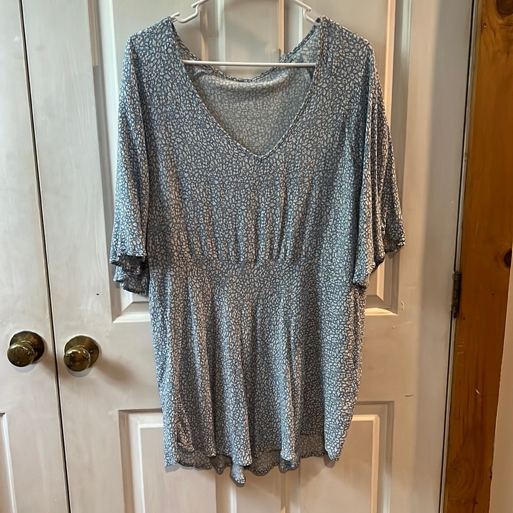 V neck top with Flowy sleeves